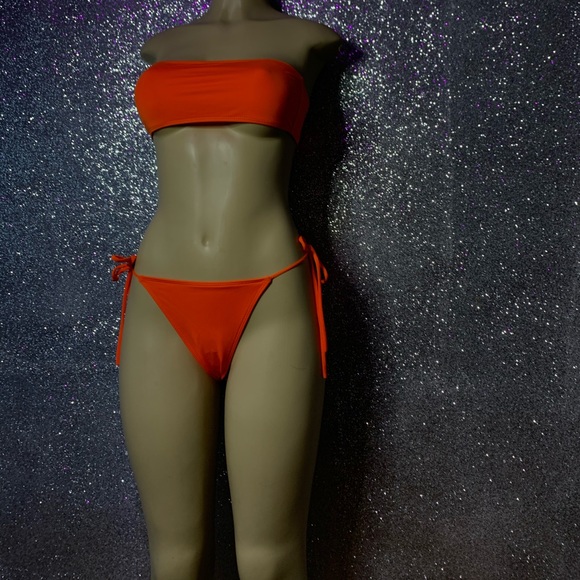 Bikini - Picture 4 of 5